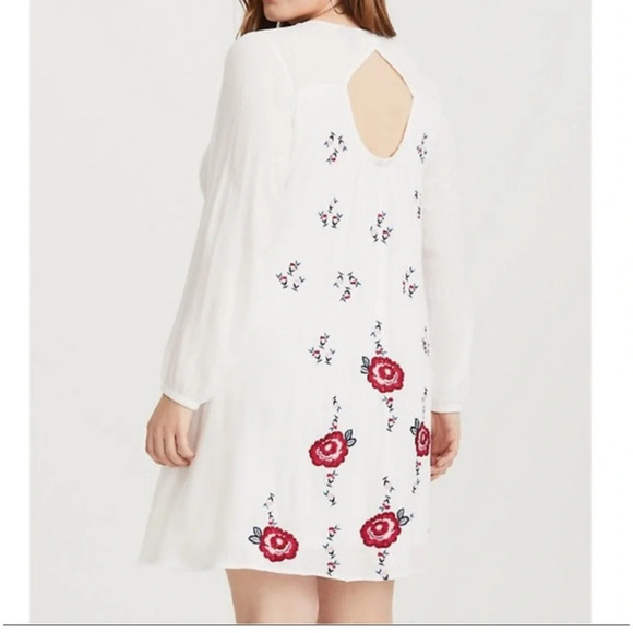 NWT Torrid Ivory Floral embroidered Gauze Dress Plus Size 4 Boho Festival Lined - Picture 2 of 10